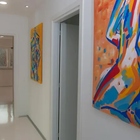 Luxury With A Swimming Pool - 21519 * تْسْغيكفانِتْسا