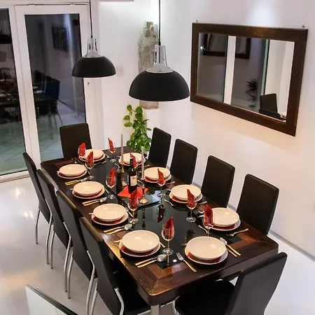 Luxury With A Swimming Pool - 21519 *