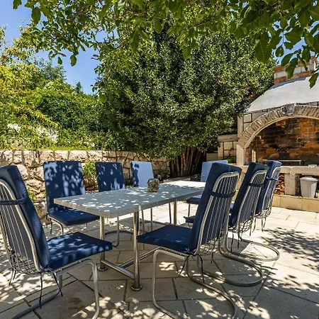 Luxury With A Swimming Pool - 21519