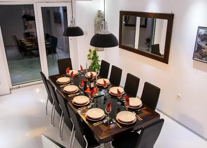 Luxury With A Swimming Pool - 21519 *