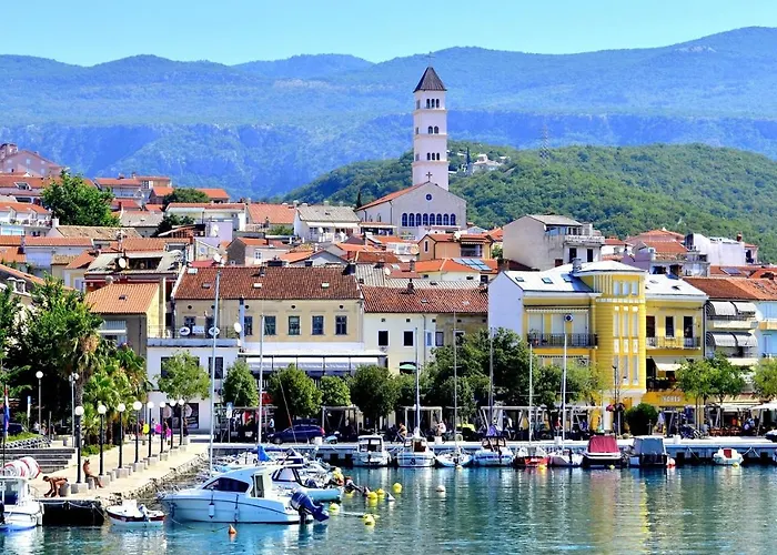 Luxury With A Swimming Pool - 21519