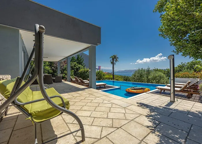 Luxury With A Swimming Pool - 21519 *